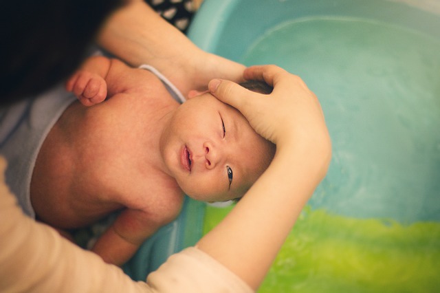 cuidados recem nascido banho